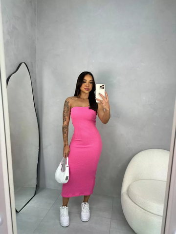 Vestido Midi Tomara que Caia Canelado - Elegância e Conforto em um Único Vestido! TECIDO ANARRUGA!